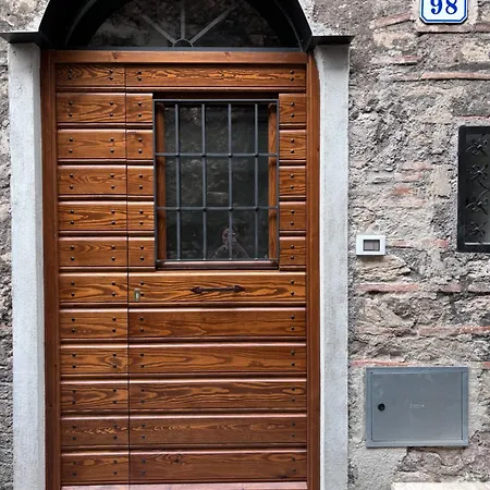 Eccelsa 98 Apartment *