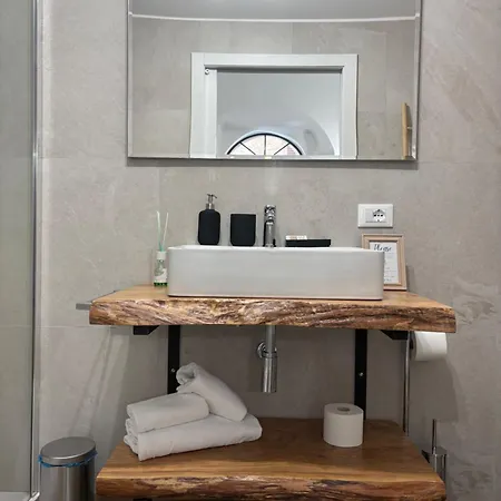 Apartment Eccelsa 98 *